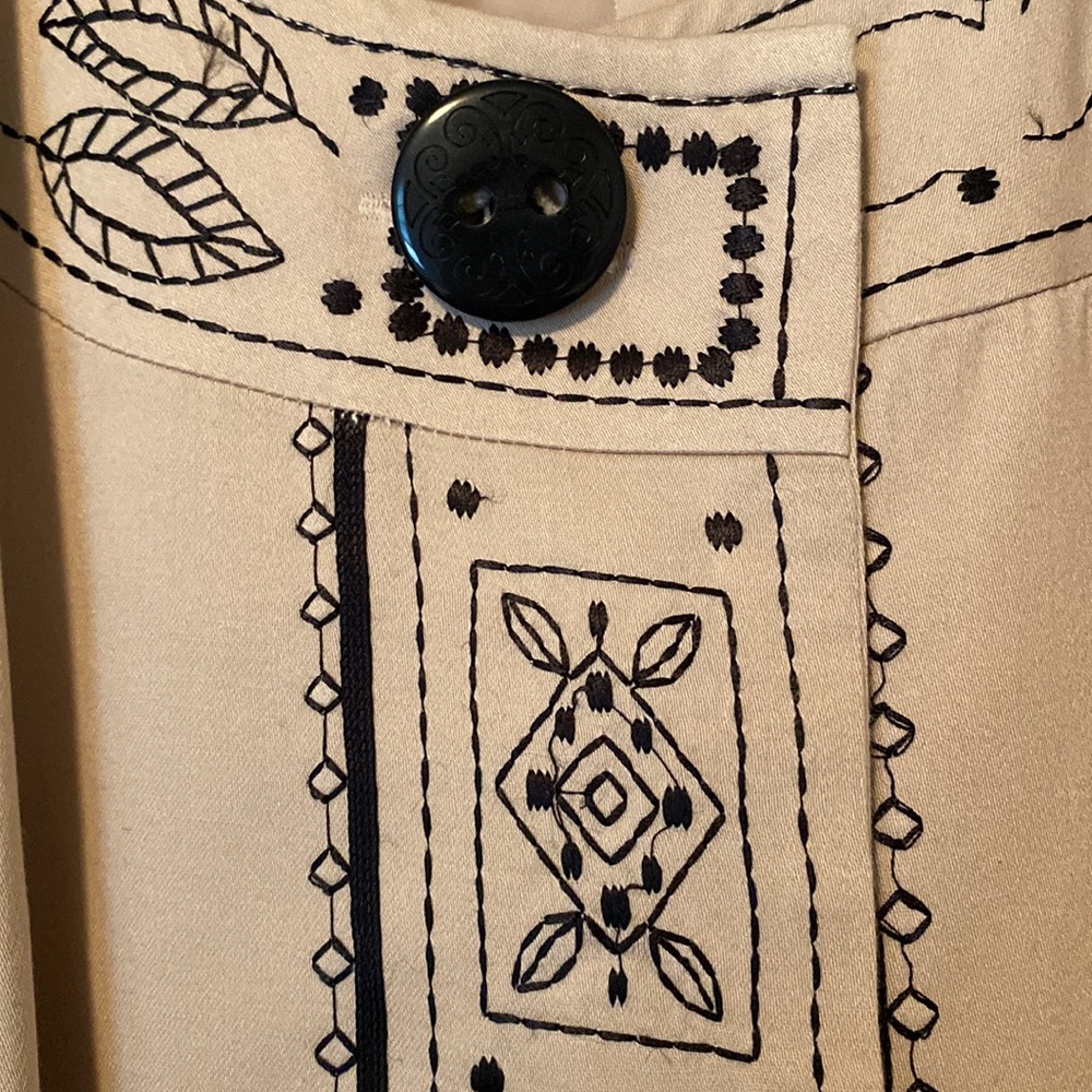 Embroidered jacket - Picture 2 of 5